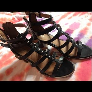 Heeled Tan and Black Strapped Sandals